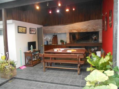 Pu, 2 Casas C/u 3 Dorm, PróX Julián Alvarez/san Quintín
