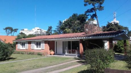 Preciosa Casa Para Vacacionar, A Pasos De Todos Los Servicios.