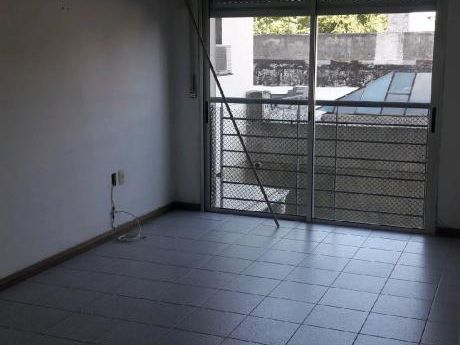Zona Sanatorios . 2 Dormitorios .pte Berro , Con Renta