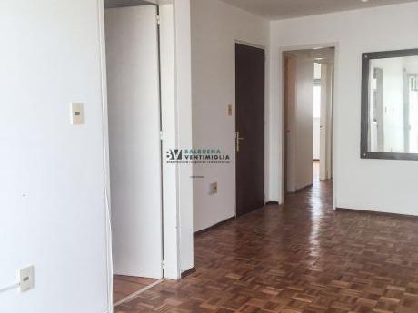 Apartamento De 2 Dormitorios Y 2 Baños En Alquiler - Pocitos