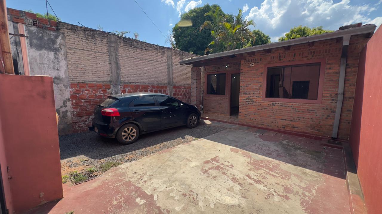 Remato Casa De Dos Dormitorios En El Barrio San Isidro De Lambaré — foto 3