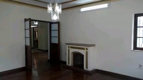 Casa Para Oficina O Restaurante