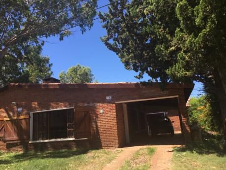 Muy Buena Oportunidad En Atlántida, Chalet De Tejas C/bcoa