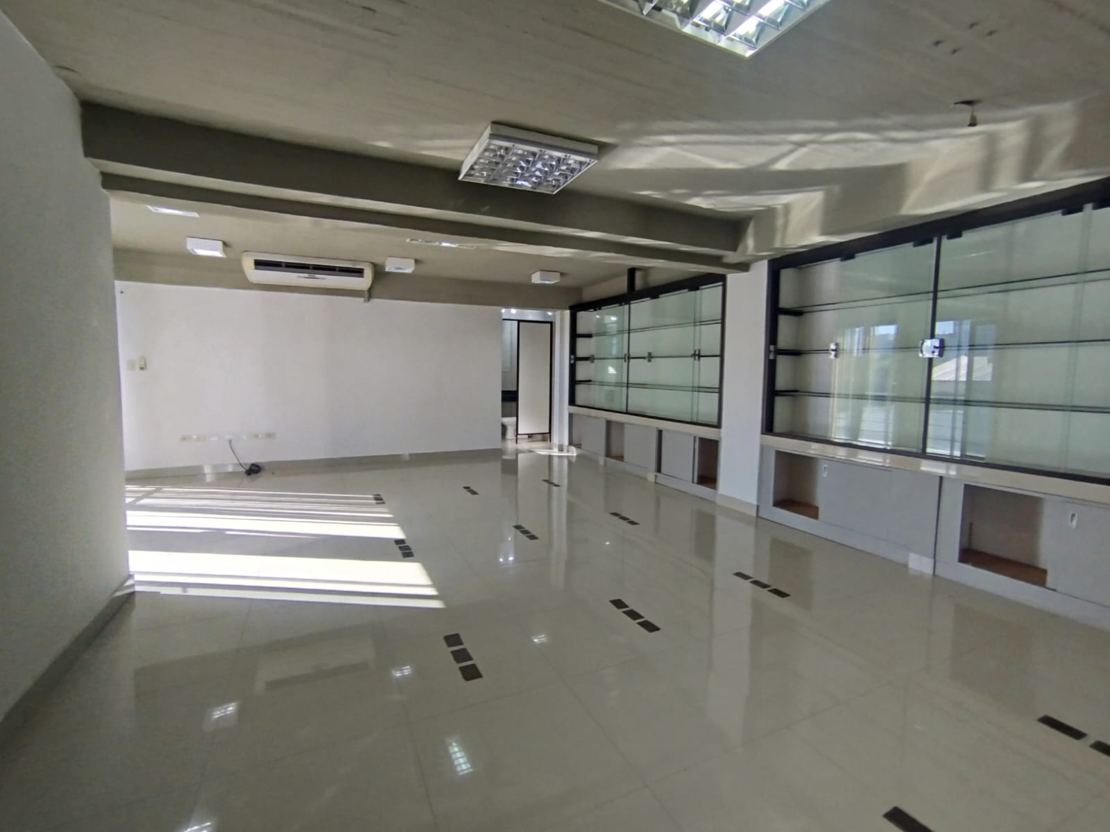 OFICINA CORPORATIVA EN EL EJE COPORATIVO — foto 2