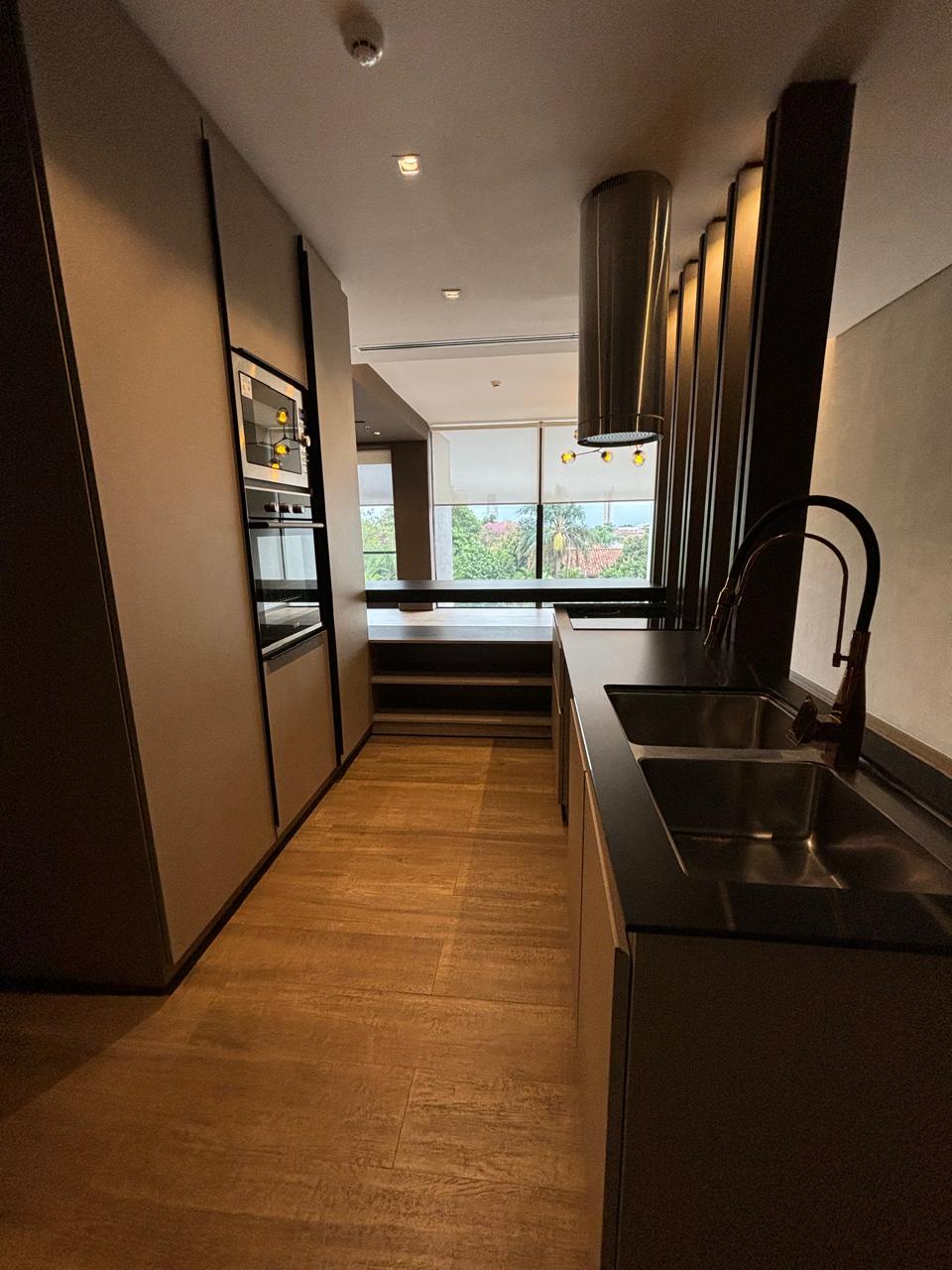 En alquiler departamento de 2 dormitorios más servicio Barrio Herrera — foto 2
