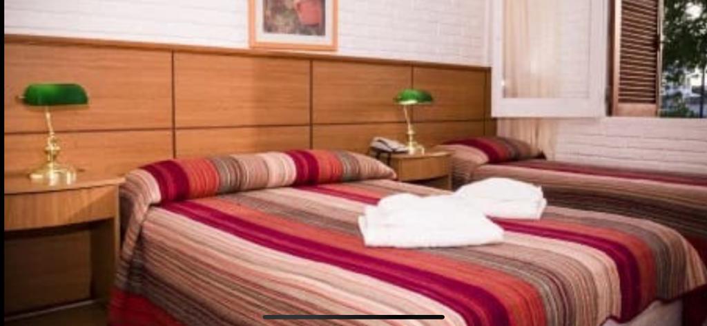 Padron HOTEL  En Venta Sobre  Roosevelt , Diversos Fines(actual Hotel)