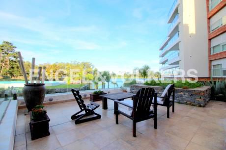Apartamento Con Terraza Vista Al Lago En Bilú