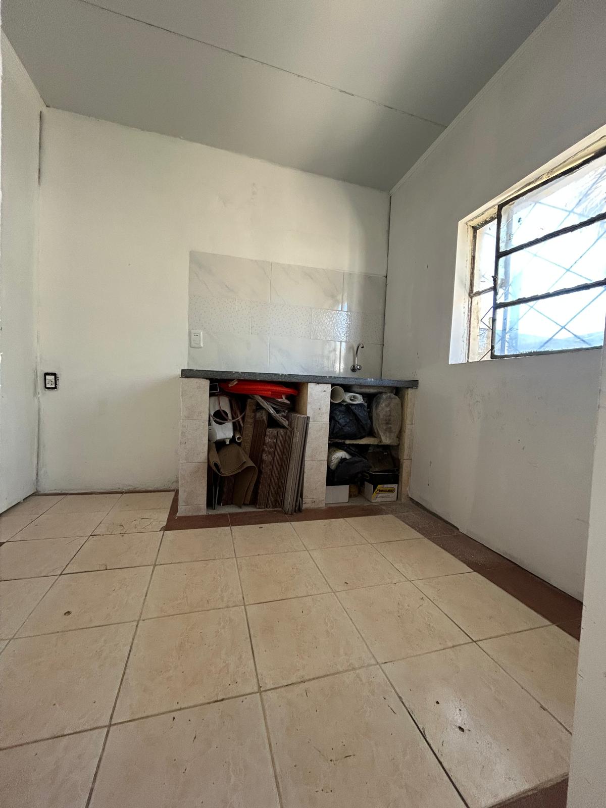 Dueño Alquila Monoambiente con cocina definida y baño completo. · Foto 4
