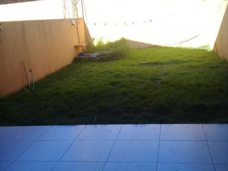 Alquilo Amplio Duplex En El Area Cuatro!!