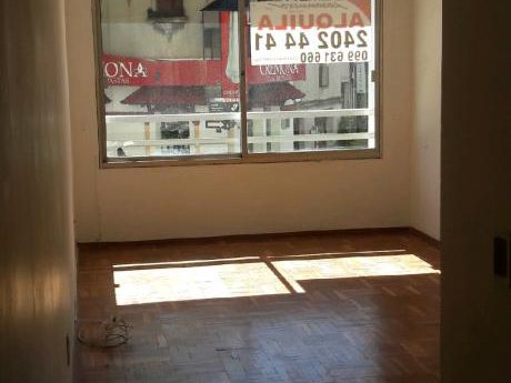 Con Renta . Mono-ambiente ..21 De Setiembre Y Williman
