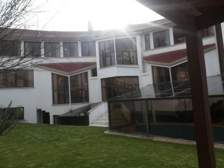 Hermosa Casa En Barrio Residecia