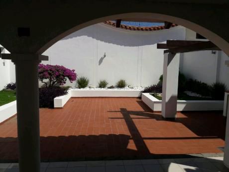 Casa En Alquiler En Condominio La Hacienda