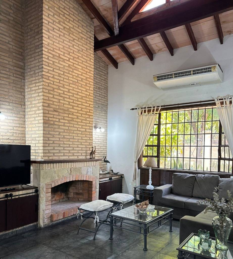 VENDO HERMOSA CASA DE 5 HABITACIONES EN SANBER — foto 2