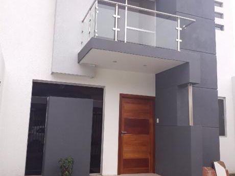 Alquilo Linda Casa Zona Beni