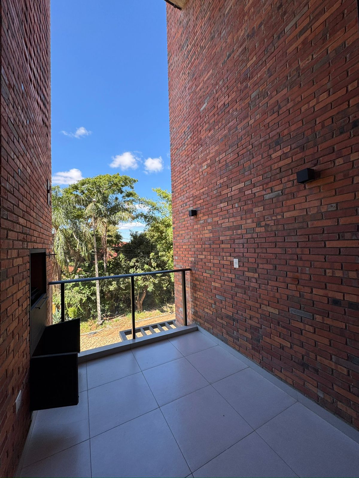 ALQUILER DE AMPLIO DPTO DE 1 DORMITORIO TIPO DUPLEX EN MBURUCUYA — foto 3