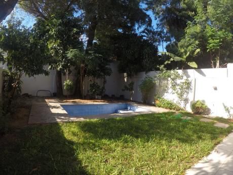 Cada Barrio Jara Con Piscina Moderna