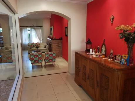 Casa De 4 Dormitorios En Villa Aurelia