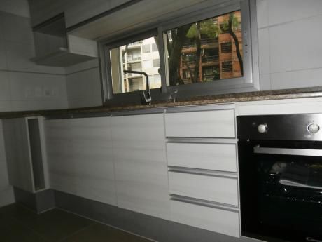 A Estrenar Impecable,primer Piso Con Patio.