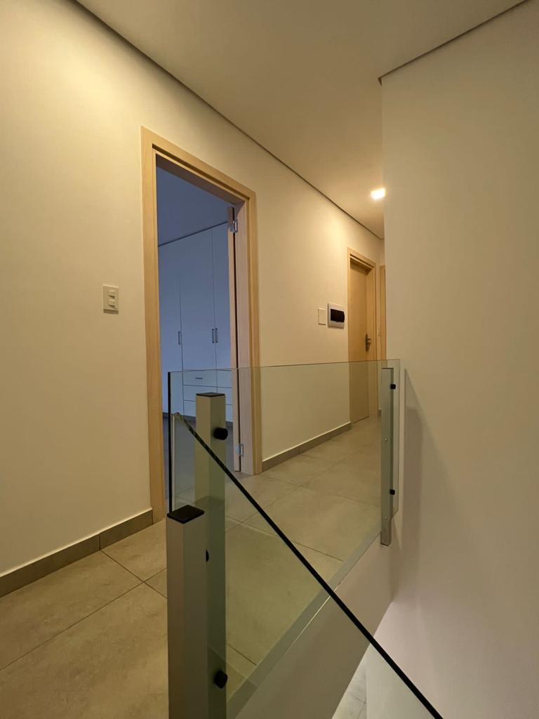 EN VENTA – MODERNO DÚPLEX ESTILO TOSCANO — foto 2