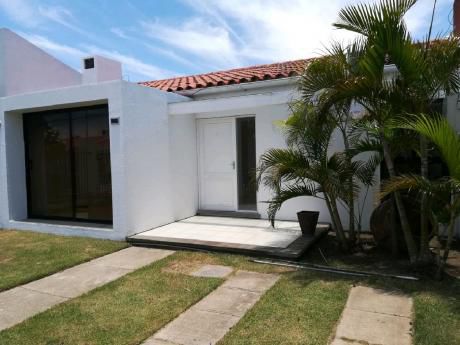 Hermosa Casa Zona Residencial