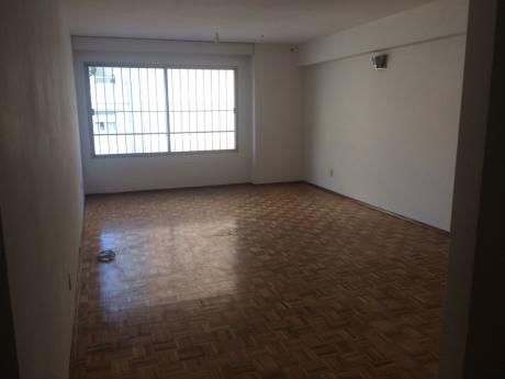 Apartamento Pocitos Dos Cuadras De La Rambla