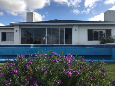 Casa A Estrenar En Altos De La Tahona