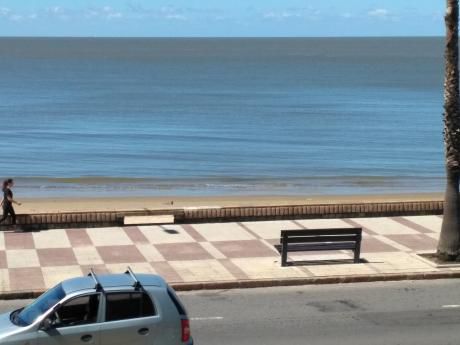 Frente Al Mar Con Vista Desde Todos Los Ambientes