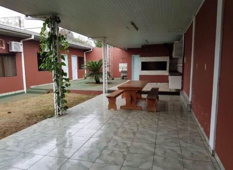 Alquilo Casa Con Piscina En El Barrio Pablo Rojas!!