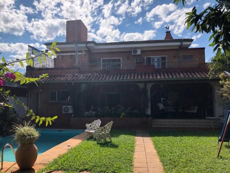 Vendo Importante Residencia B* Mburicao