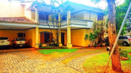 Casa Muy Grande U Oficina