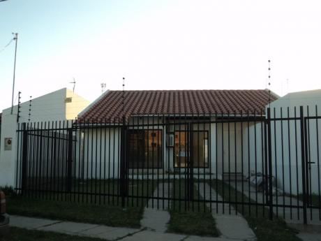 Casa Tipo Chalet En El Remanso III
