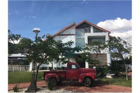 Hermosa Casa Familiar De 3 Dorm, Colinas Del Urubo