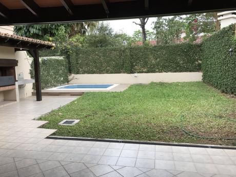 Casa 3 Dormitorios Con Piscina En Manora