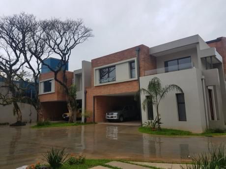 Alquiló Casa En Barrio Cerrado