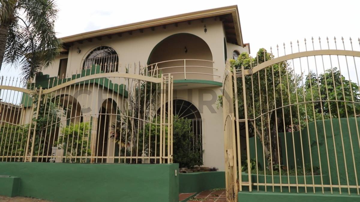 AMPLIA RESIDENCIA EN VENTA – BARRIO SAN ROQUE — foto 2