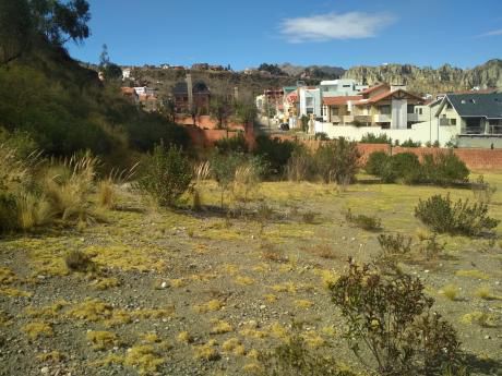 Venta Terreno En Achumani 1400 Metros