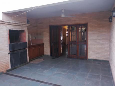 Hemoso Duplex Zona Goethe, Sta. Teresa, Denis Roa, Barrio Ycua Sati