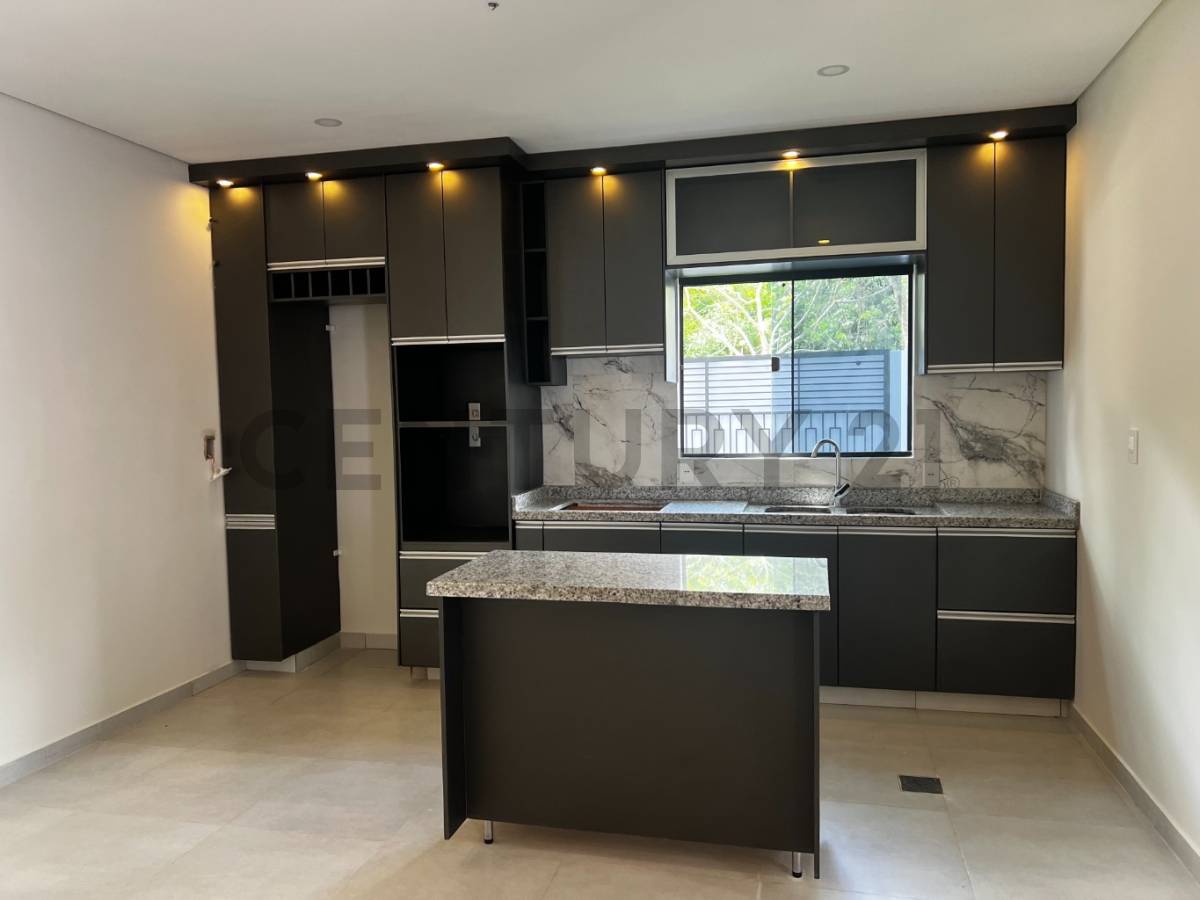 Casa en venta en Luque — foto 2