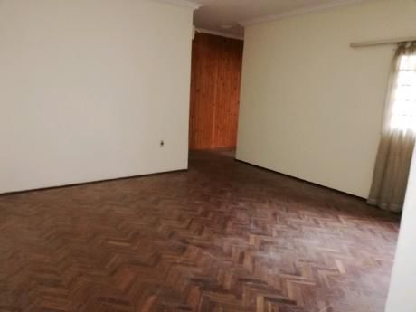 Ambientes Amplios, Renta O Vivienda Sin Gastos Comunes