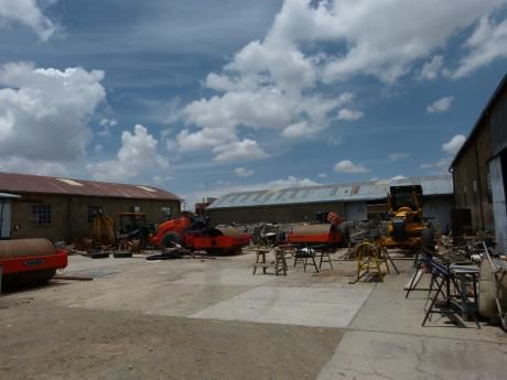 Terreno / Local Industrial / Galpón En Venta - El Alto