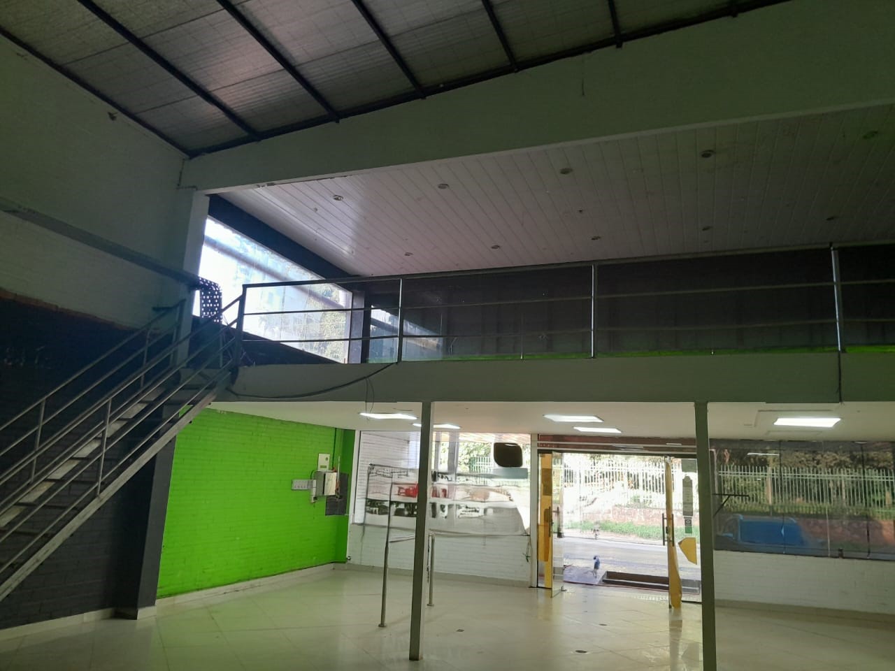???? Local Comercial en Venta – Sobre Avda. Pratt Gill, Ñemby — foto 3