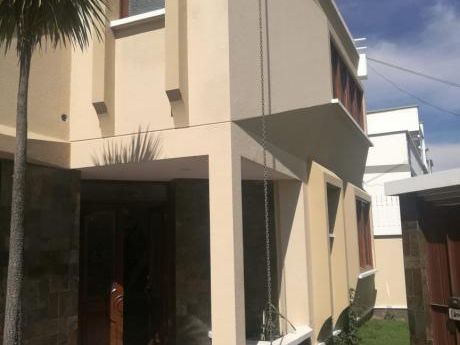 Casa Junta De 3 Niveles