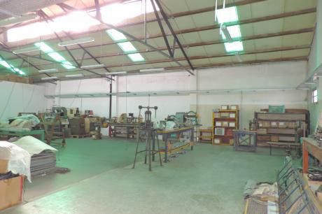 Planta Industrial De 1114 M2 En Dos 2 Padrones