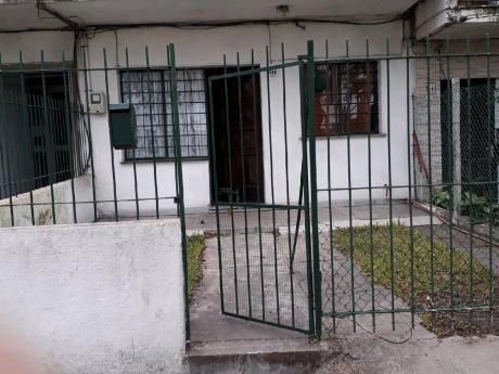 Oportunidad!!! Apartamento Tipo Casita Dos Dormitorios. Acepta Banco.