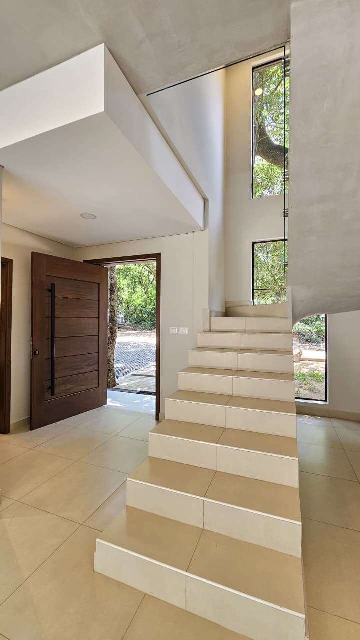 Casa de lujo en venta en San Bernardino — foto 3