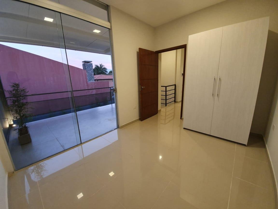 ALQUILO DUPLEX DE 2 DORMITORIOS EN MBURUCUYA — foto 3