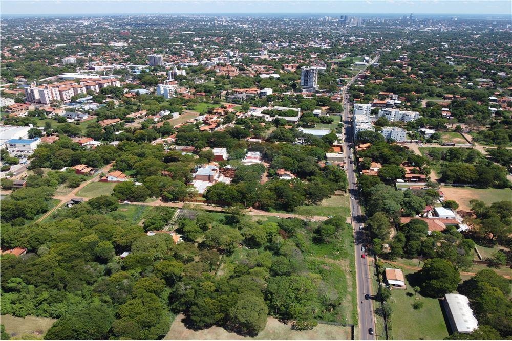 VENDO AMPLIO TERRENO EN ESQUINA SOBRE LAGUNA GRANDE ZONA PINEDO SHOPPING — foto 3