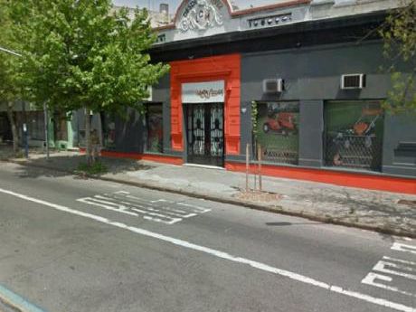 Agraciada Y Santa Fe - Local Comercial 530 Mts2 - Acceso Desde 2 Avenidas