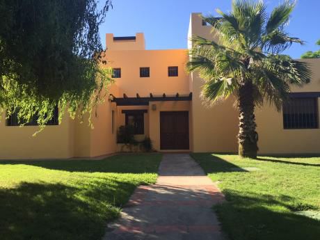 Casa En Parque De Miramar Con Fondo A Lago