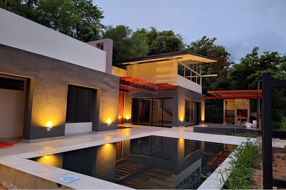HERMOSA CASA A ESTRENAR ZONA CLUB LAGO AZUL — foto 2